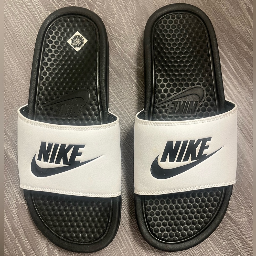 Men’s Nike Slides - SZ 8 - White with Black logo